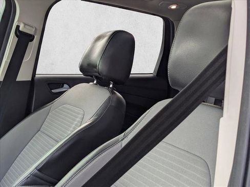 Used 2017 Ford Escape SE w/ SE Sport Appearance Package image 16