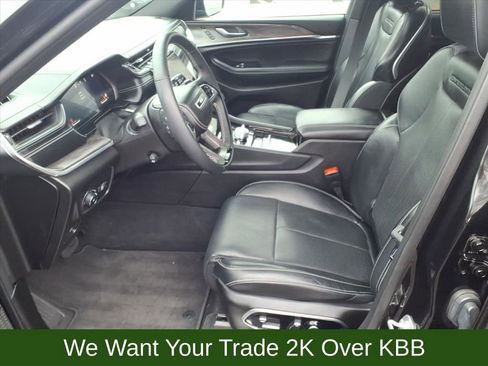 Used 2025 Jeep Grand Cherokee Overland w/ Adv Protech Group III image 9