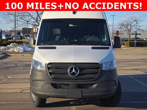 Used 2025 Mercedes-Benz Sprinter 2500 image 8
