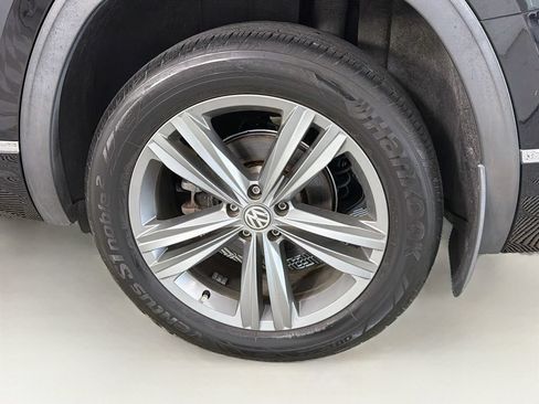 Used 2019 Volkswagen Atlas SEL R-Line FWD image 38