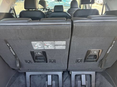 Used 2026 Kia Carnival FWD image 26