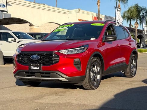 Certified 2025 Ford Escape ST-Line w/ Equipment Group 301A image 4