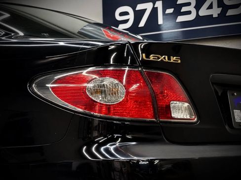 Used 2003 Lexus ES 330 FWD image 16