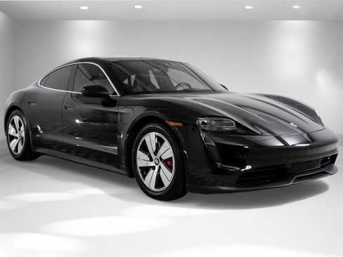 Used 2020 Porsche Taycan 4S image 6