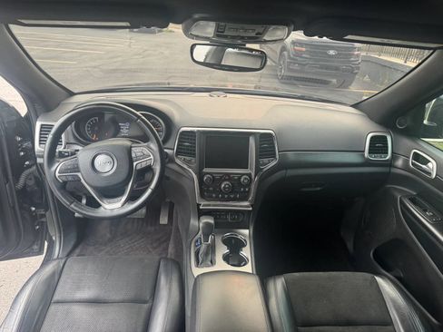 Used 2018 Jeep Grand Cherokee Altitude AWD/4WD image 10