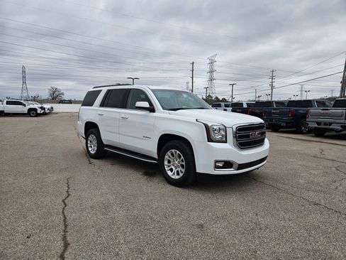 Used 2017 GMC Yukon SLT image 39