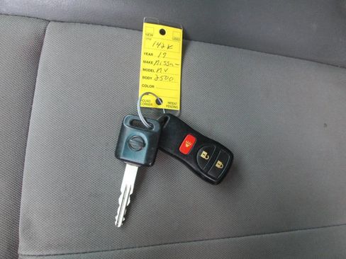 Used 2019 Nissan NV 2500 SV image 17