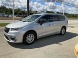 New 2026 Chrysler Pacifica Select image 3