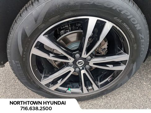 Used 2021 Volvo XC60 T5 Momentum image 42