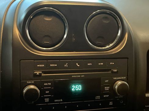 Used 2011 Jeep Patriot Latitude image 16