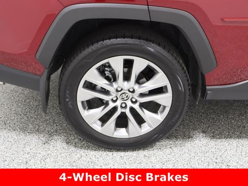 Used 2023 Toyota RAV4 XLE Premium image 6