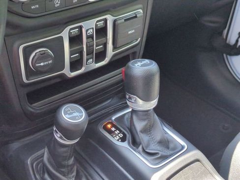 Used 2018 Jeep Wrangler Unlimited Sport S AWD/4WD image 9