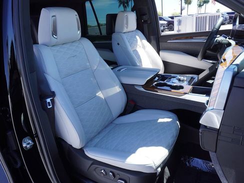 Certified 2025 Cadillac Escalade Sport Platinum image 13