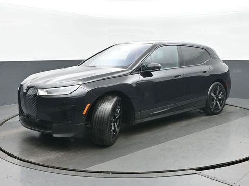 Used 2023 BMW iX xDrive50 w/ Premium Package image 7