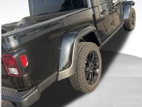 Used 2025 Jeep Gladiator Sport AWD/4WD image 10