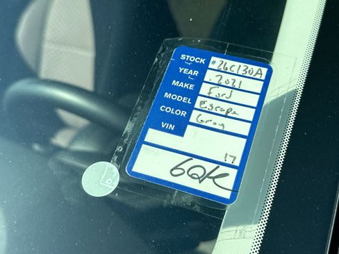 Used 2021 Ford Escape SE w/ Convenience Package image 25
