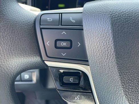 Used 2025 Toyota Camry LE image 20