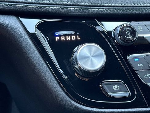 New 2027 Chrysler Pacifica Select FWD image 22