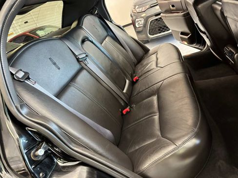 Used 2009 Lincoln Town Car Signature Limited image 20
