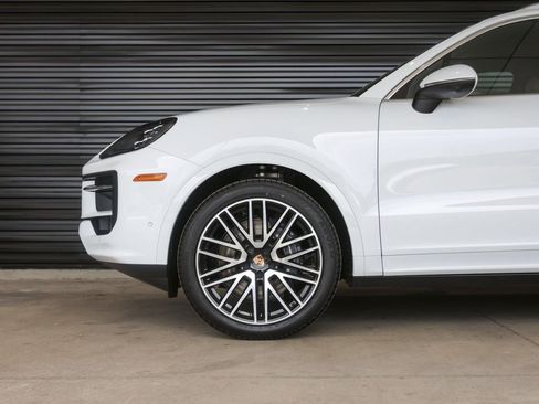 New 2026 Porsche Cayenne AWD/4WD image 12