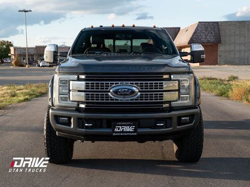 Used 2017 Ford F250 Platinum w/ Platinum Ultimate Package image 5