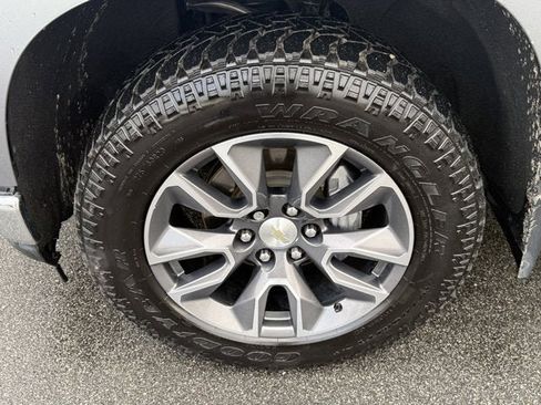 Used 2021 Chevrolet Silverado 1500 LT w/ Z71 Off-Road Package image 11