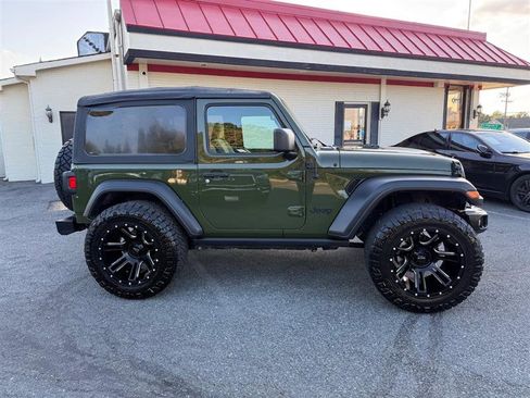 Used 2020 Jeep Wrangler Sport AWD/4WD image 4