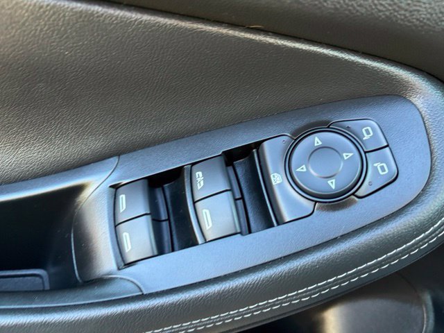 Used 2023 Buick Encore GX Preferred w/ Cold Weather Comfort Package FWD image 12