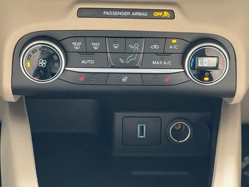 Used 2020 Ford Escape SEL FWD image 4