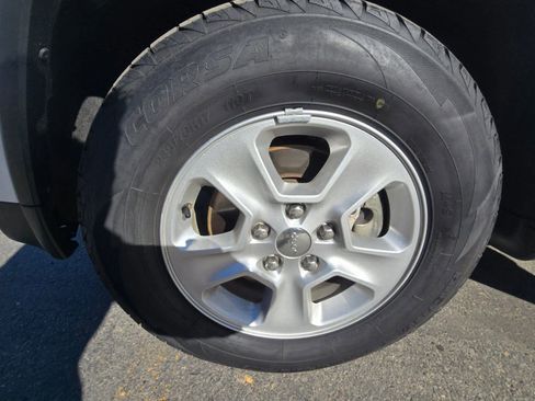 Used 2014 Jeep Grand Cherokee Laredo w/ Quick Order Package 23E image 18