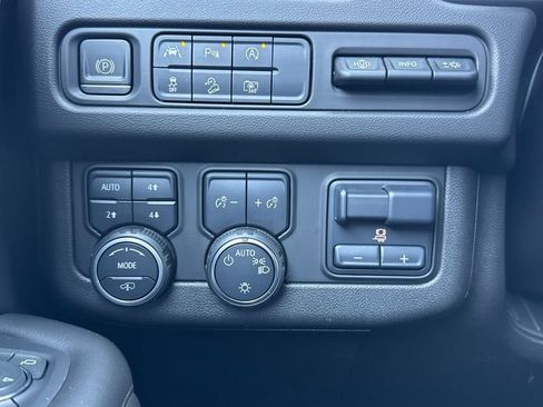 Used 2023 Chevrolet Tahoe High Country w/ LPO, Illumination Package AWD/4WD image 34