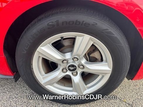 Used 2015 Ford Mustang Coupe RWD image 3