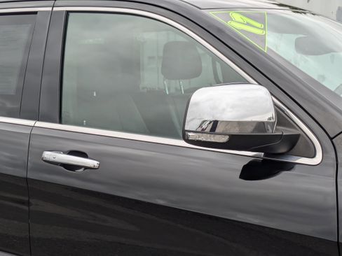 Used 2017 Jeep Grand Cherokee Limited image 10