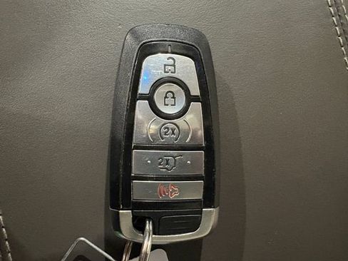 Used 2020 Ford Explorer Platinum image 33