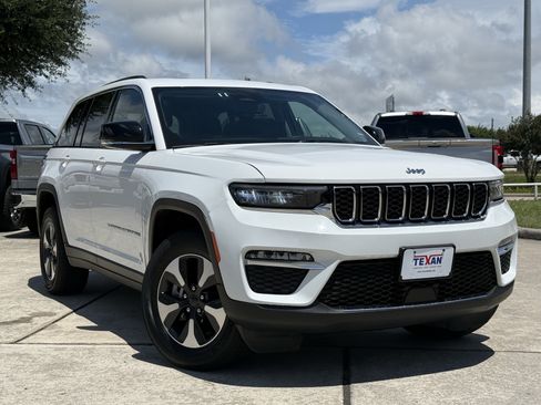 Used 2024 Jeep Grand Cherokee Limited 4xe AWD/4WD image 2