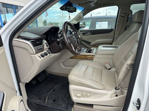 Used 2017 GMC Yukon Denali w/ Open Road Package AWD/4WD image 10