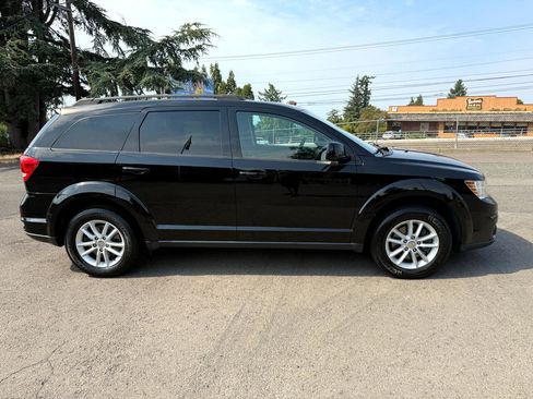 Used 2014 Dodge Journey SXT image 7