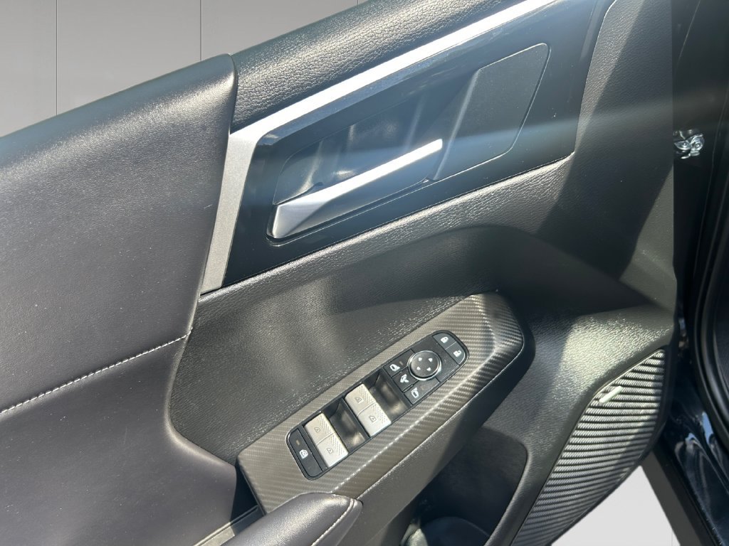 Used 2025 Mitsubishi Outlander SE AWD/4WD image 12