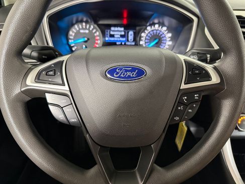 Used 2016 Ford Fusion SE FWD image 9