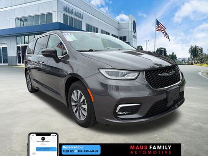 Used 2023 Chrysler Pacifica Touring-L