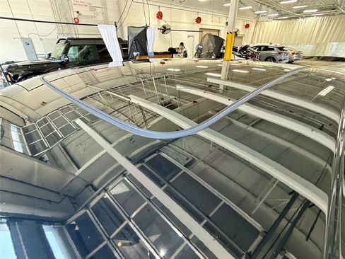 Certified 2023 Audi e-tron S Premium Plus w/ Black Optic Package image 22