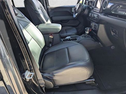 Used 2020 Jeep Wrangler Unlimited Sahara image 20