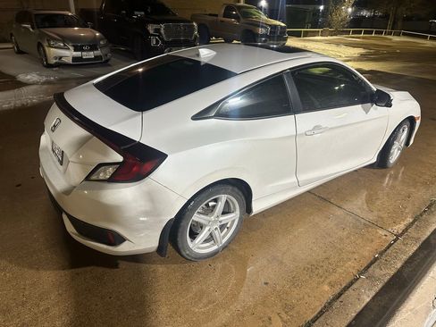 Used 2020 Honda Civic EX image 8