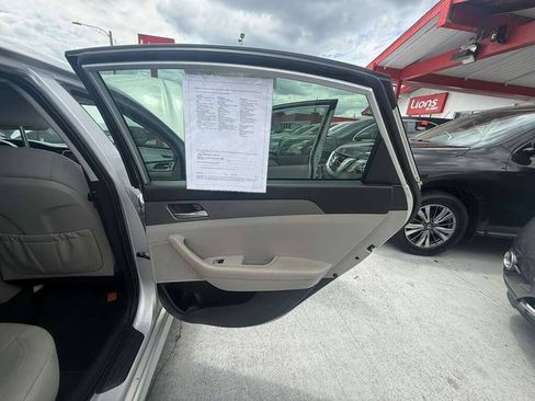 Used 2019 Hyundai Sonata SE FWD image 12