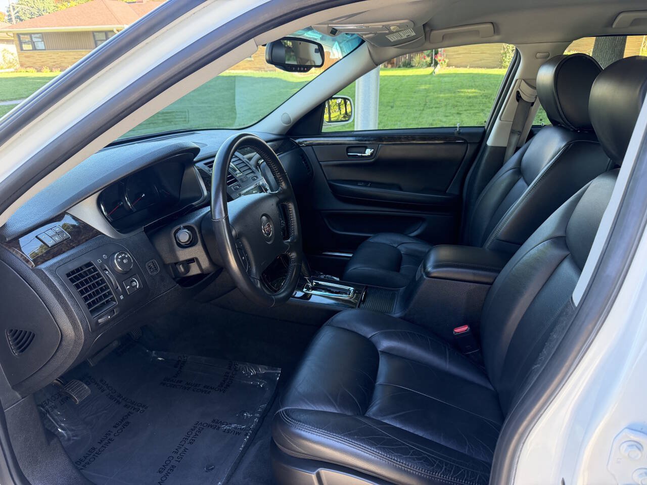Used 2011 Cadillac DTS FWD image 9