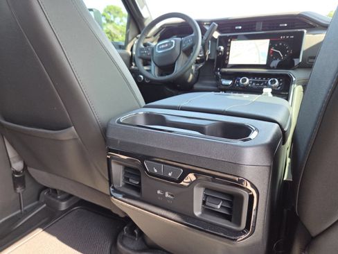 Used 2024 GMC Sierra 2500 AT4 w/ AT4 Premium Plus Package AWD/4WD image 26