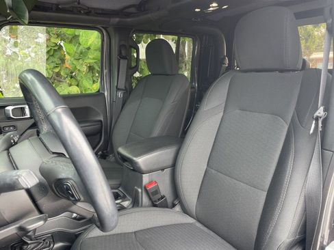 Used 2020 Jeep Gladiator Sport w/ Quick Order Package 24S image 2