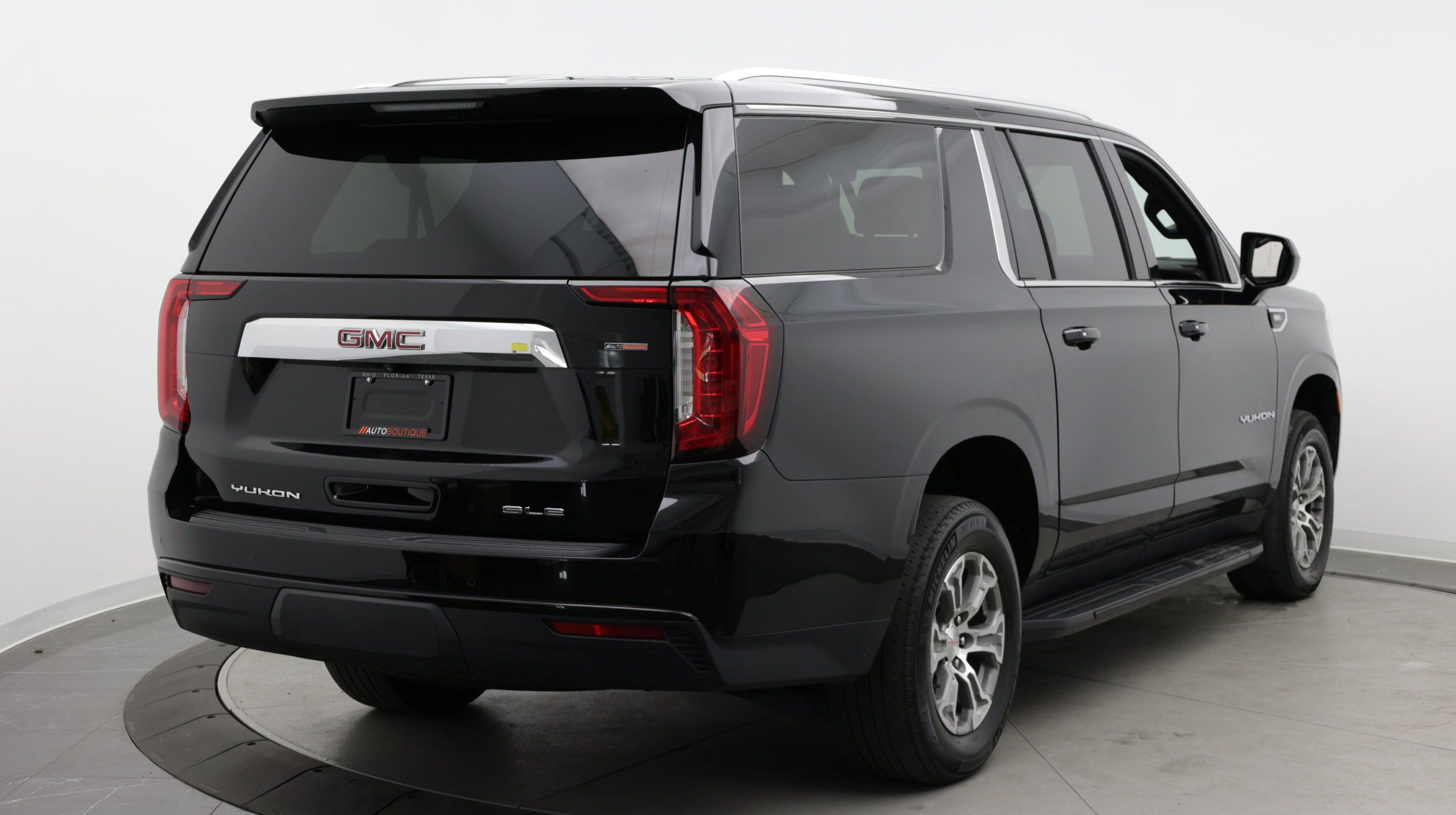 Used 2024 GMC Yukon XL SLE w/ Gmc Pro Safety Plus Package RWD image 7