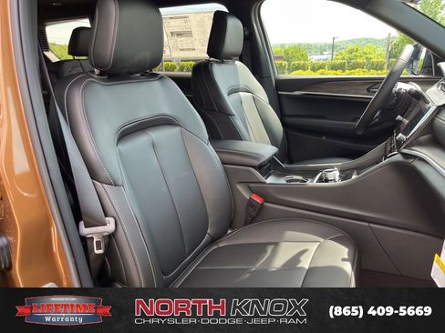 New 2026 Jeep Grand Cherokee L Limited AWD/4WD image 29