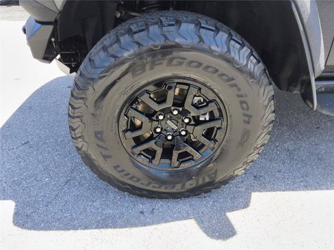 Used 2022 Ford Bronco Raptor w/ Interior Carbon Fiber Pack 6 AWD/4WD image 9